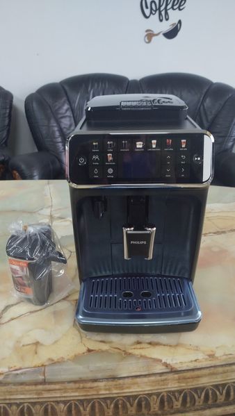 Кофемашина автоматическая Philips Latte Go EP5547/90 Черная  L5500 картинка