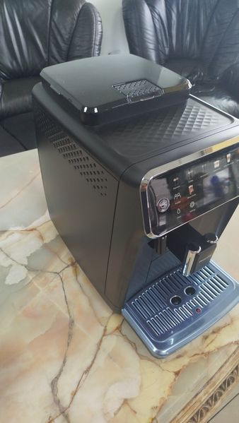 Кофемашина автоматическая Philips Latte Go EP5547/90 Черная  L5500 картинка